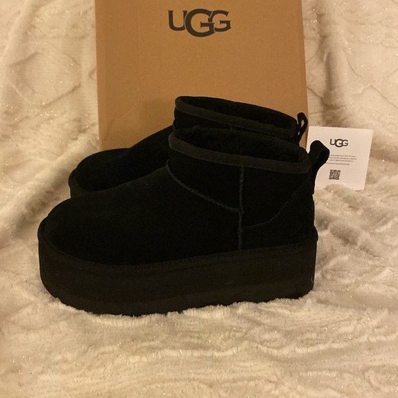 Ugg Classic Mini Platform Boots - Picture 3 of 8